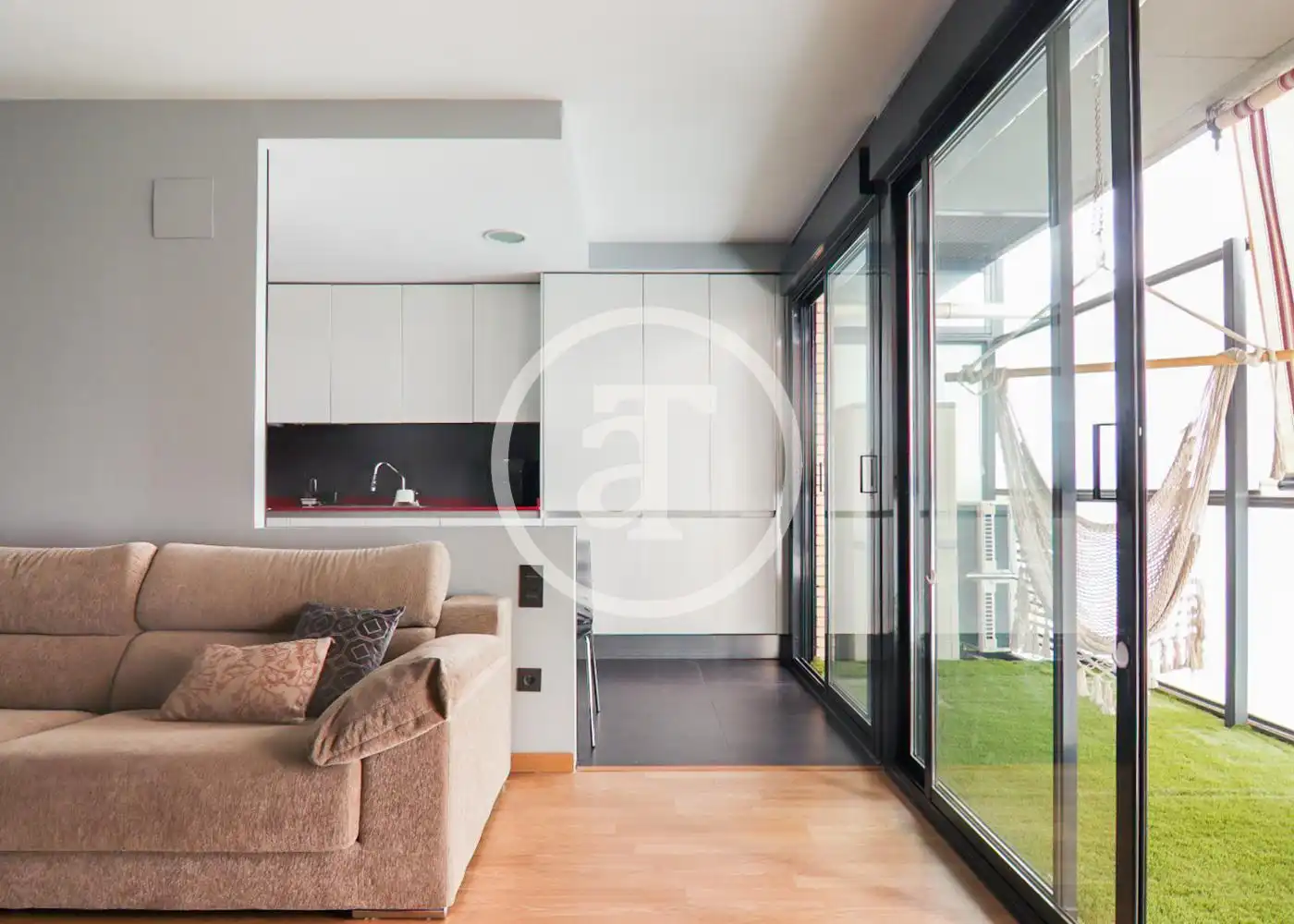 Appartamento con terrazza in affitto a Calle Berlín, imagen 3