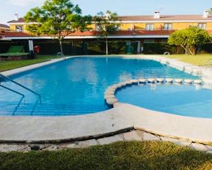 Piscina de Casa adosada en venda en Dénia amb Aire condicionat, Calefacció i Jardí privat
