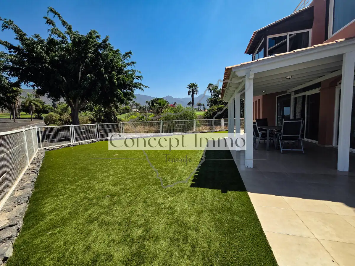 Detached homes for sale in Calle Tajore, Playa de Fañabé