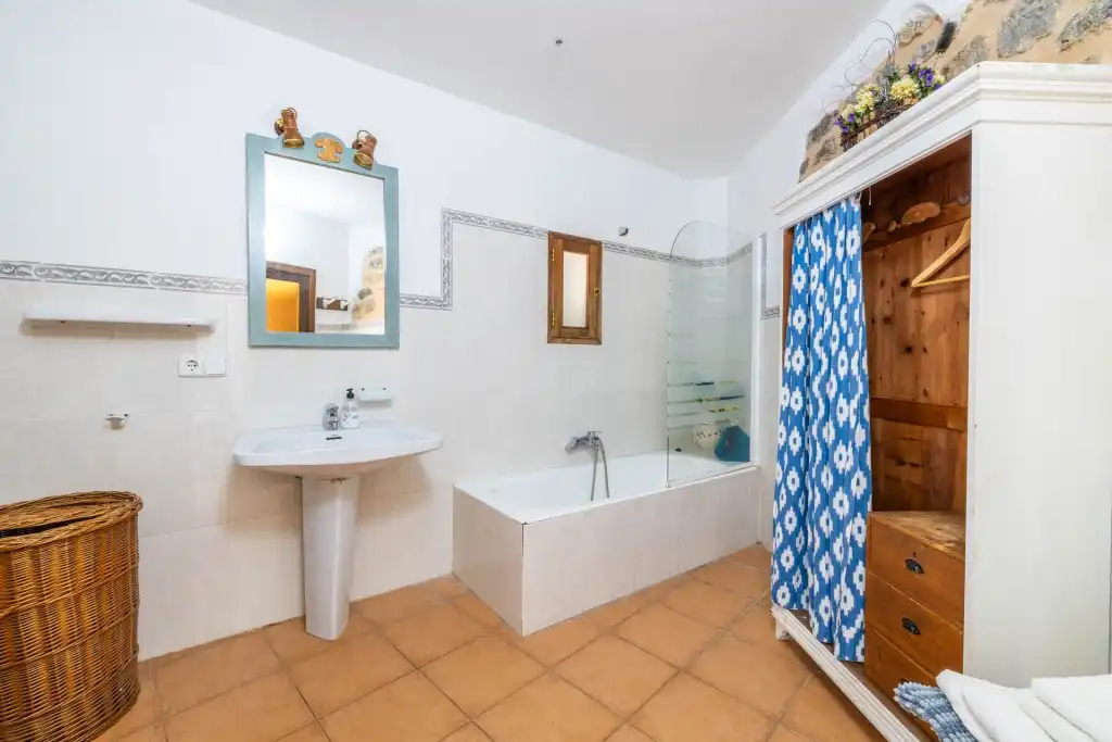 Baño de Finca rústica en venta en Fornalutx con Jardín privado, Terraza y Trastero