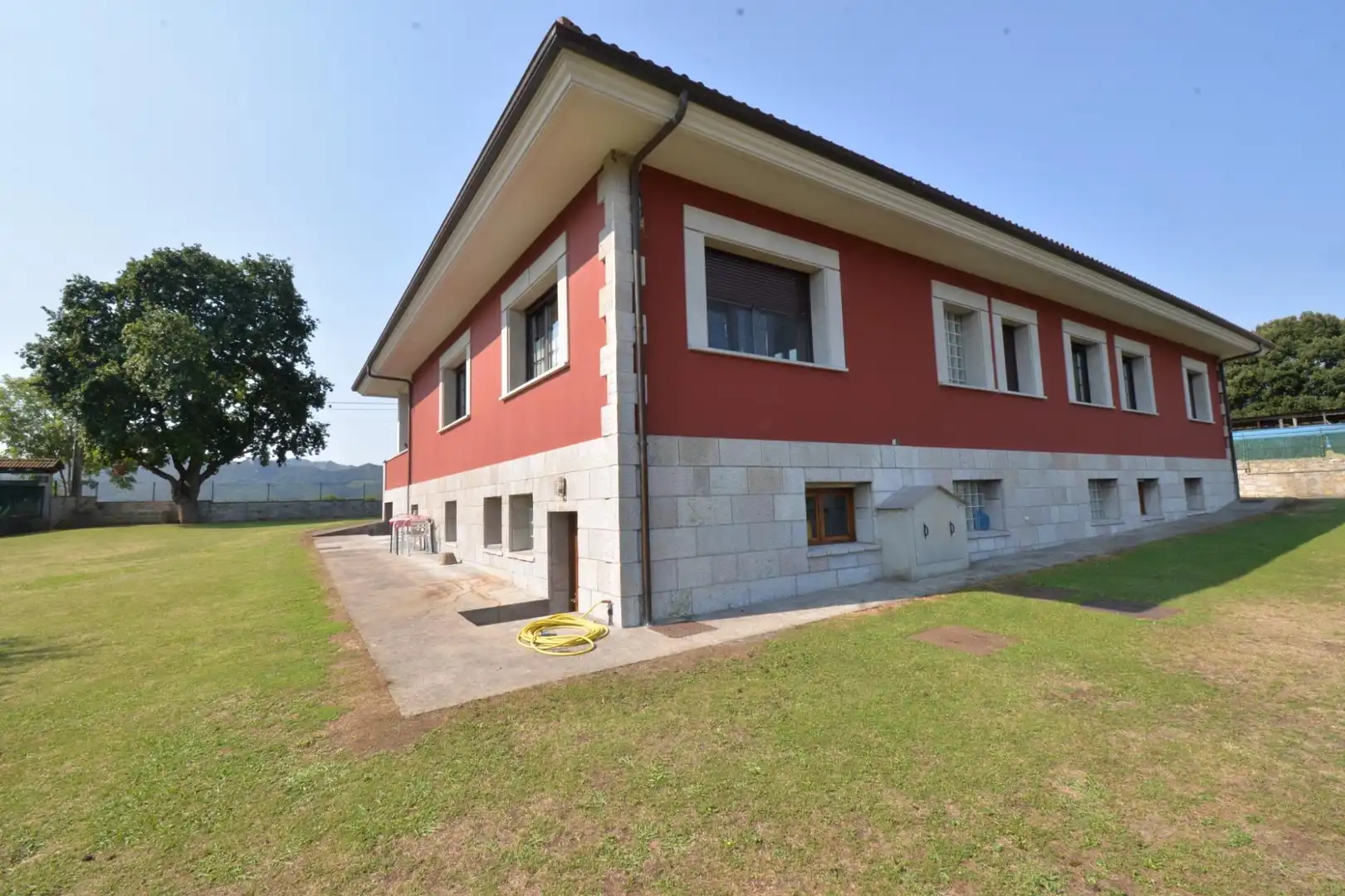 Vista exterior de Casa o chalet en venta en Oviedo  con Calefacción, Jardín privado y Terraza