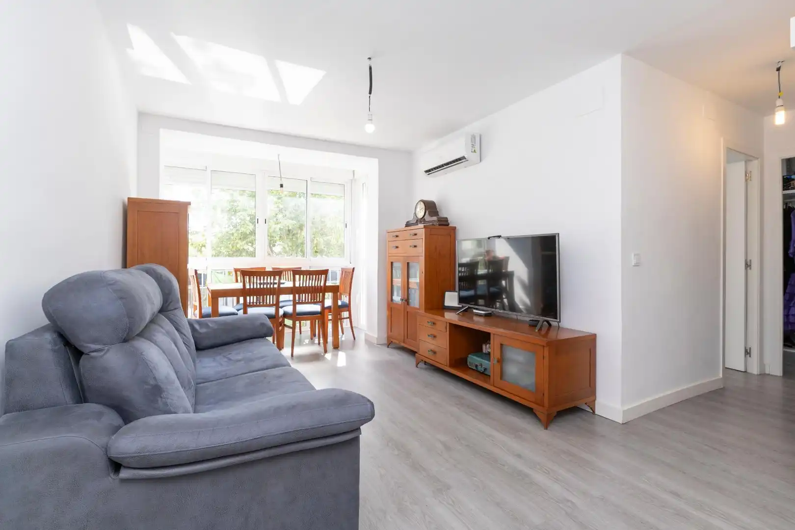Sala de estar de Piso en venta en Sevilla con Aire acondicionado, Calefacción y Balcón