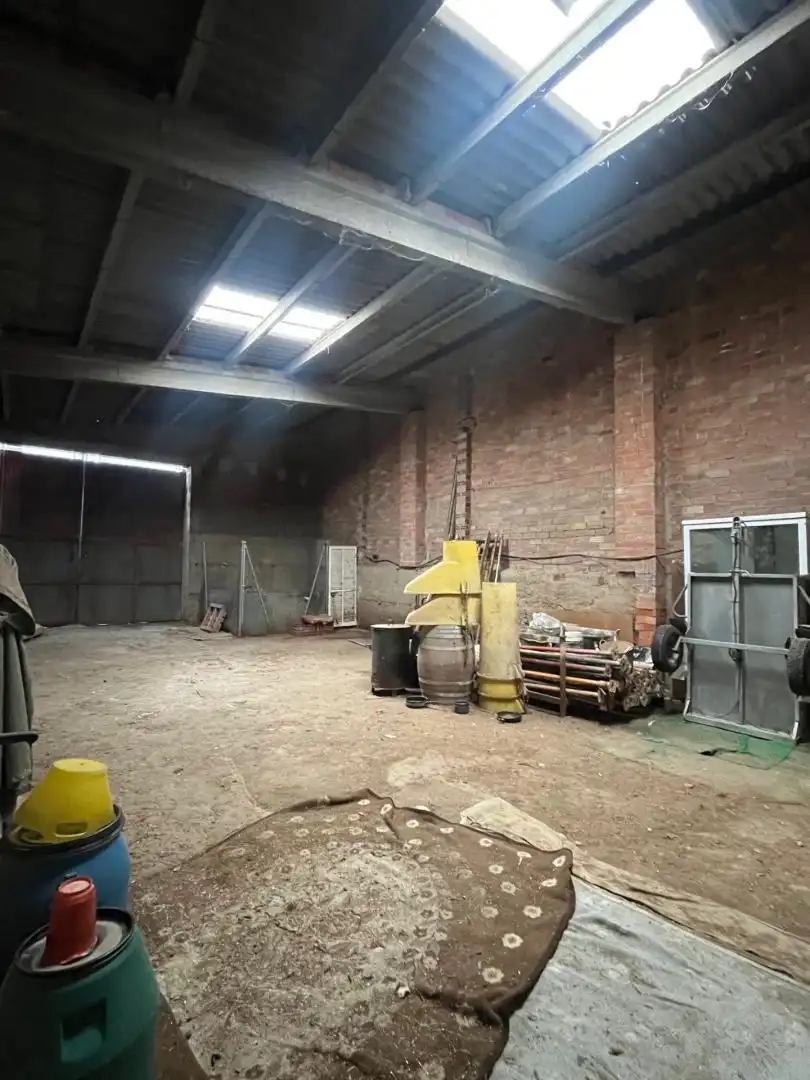Terreno industrial en venta en Bellvís