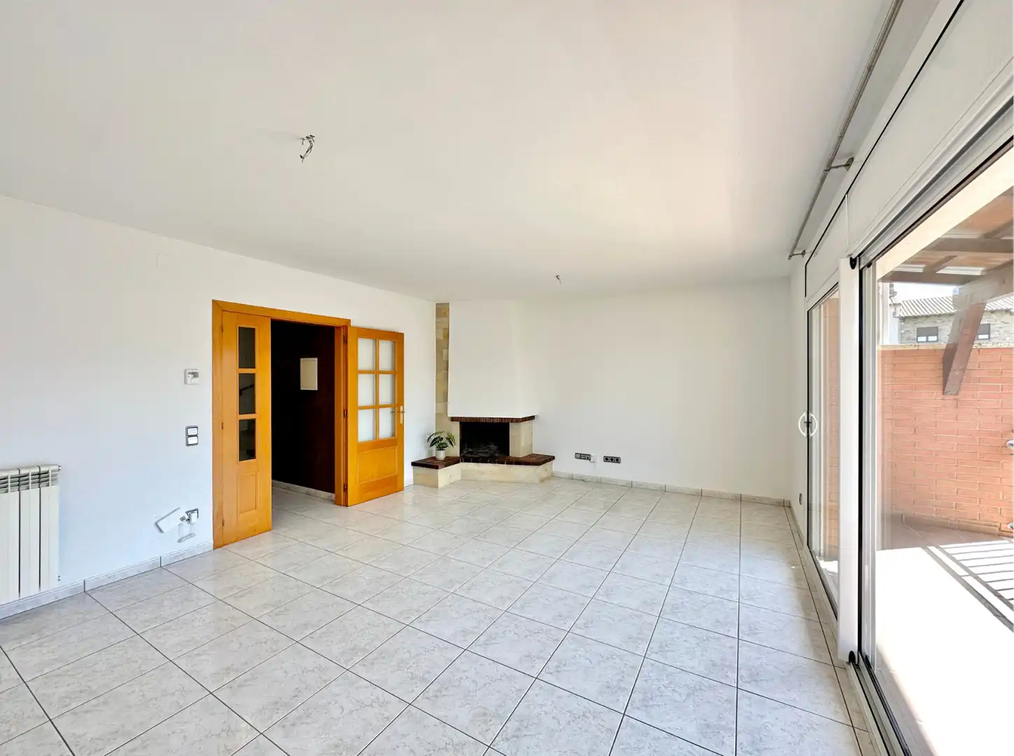 Wohnzimmer von Einfamilien-Reihenhaus zum Verkauf in Taradell mit Heizung, Privatgarten und Terrasse