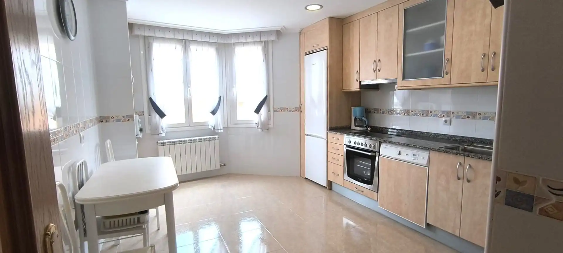 Cocina de Piso en venta en Entrena con Calefacción, Terraza y Trastero