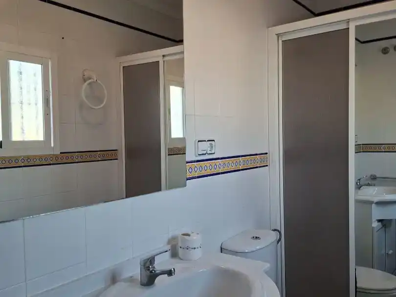 Bany de Pis en venda en Bornos amb Aire condicionat, Jardí privat i Moblat