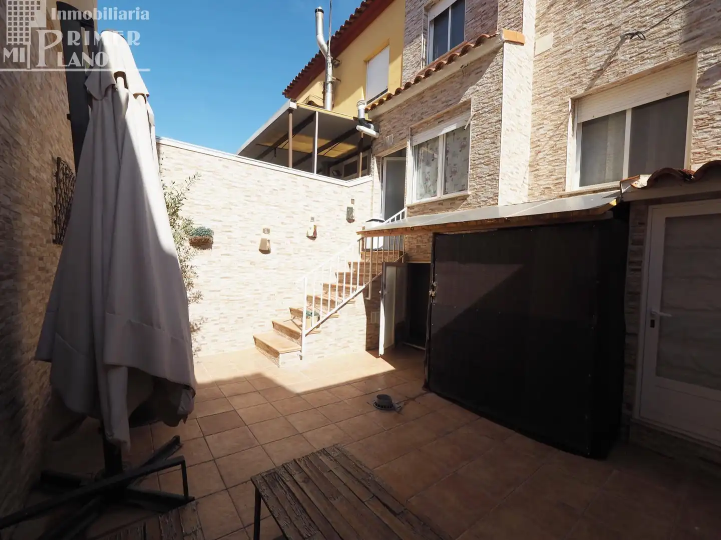 Terraza de Casa adosada en venta en Tomelloso con Aire acondicionado, Calefacción y Amueblado