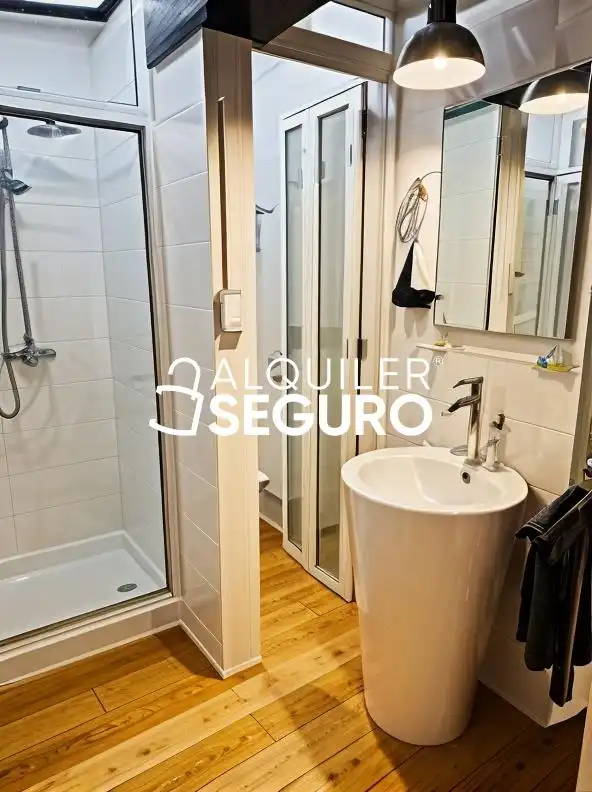 Baño de Estudio de alquiler en Requena con Amueblado