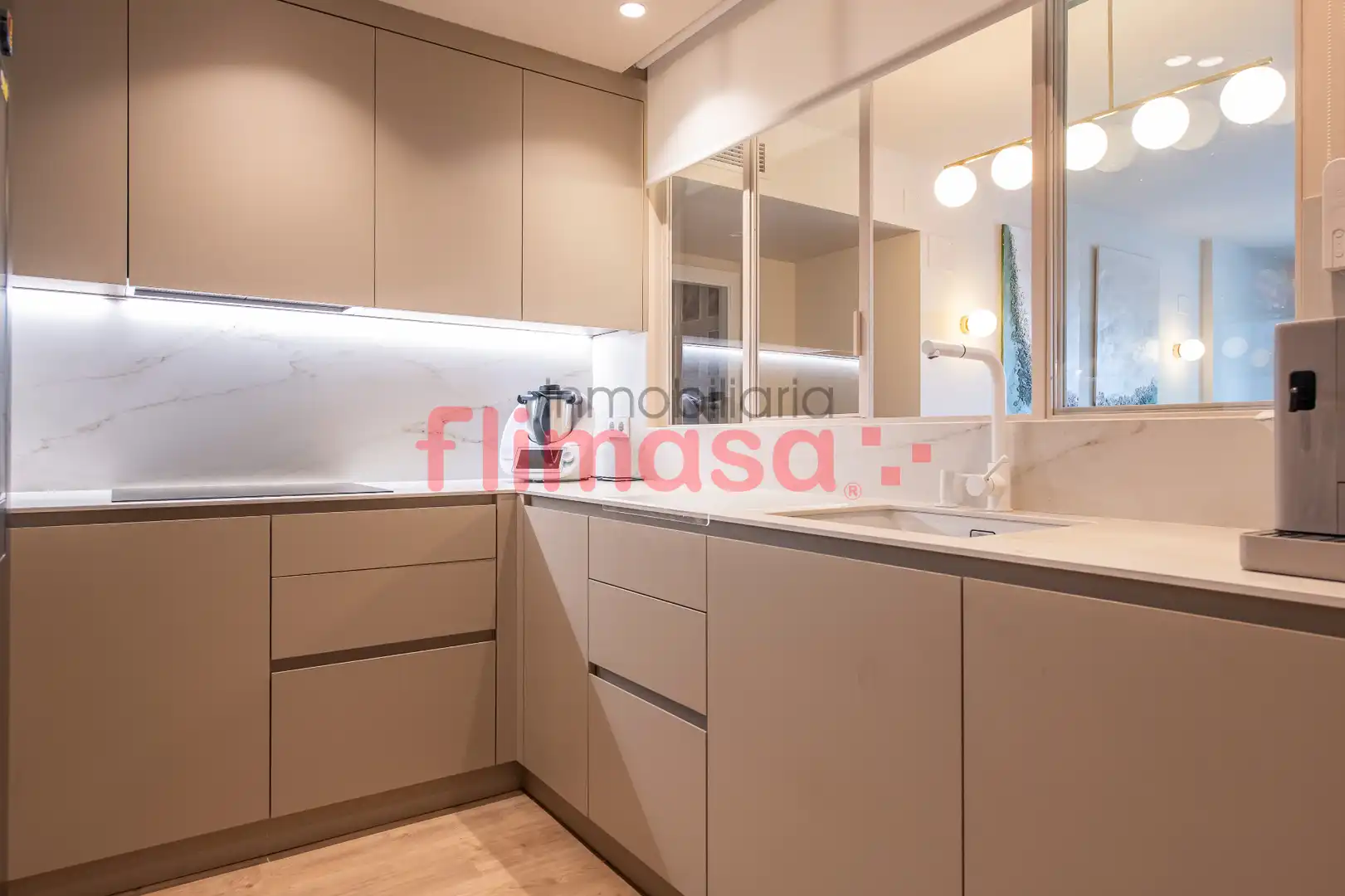Kitchen of Flat for sale in Boadilla del Monte  with Air Conditioner, Heating and Terrace