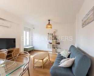 Sala d'estar de Apartament de lloguer en  Valencia Capital amb Aire condicionat, Calefacció i Parquet