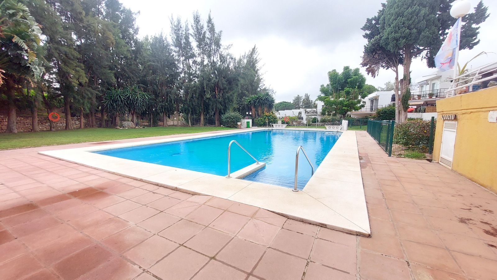 Swimming pool of Flat for sale in Mijas  with Air Conditioner, Furnished and Oven