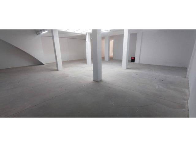 Local comercial en Alquiler en Calle Mariano Benlliure, 1 en Benetússer