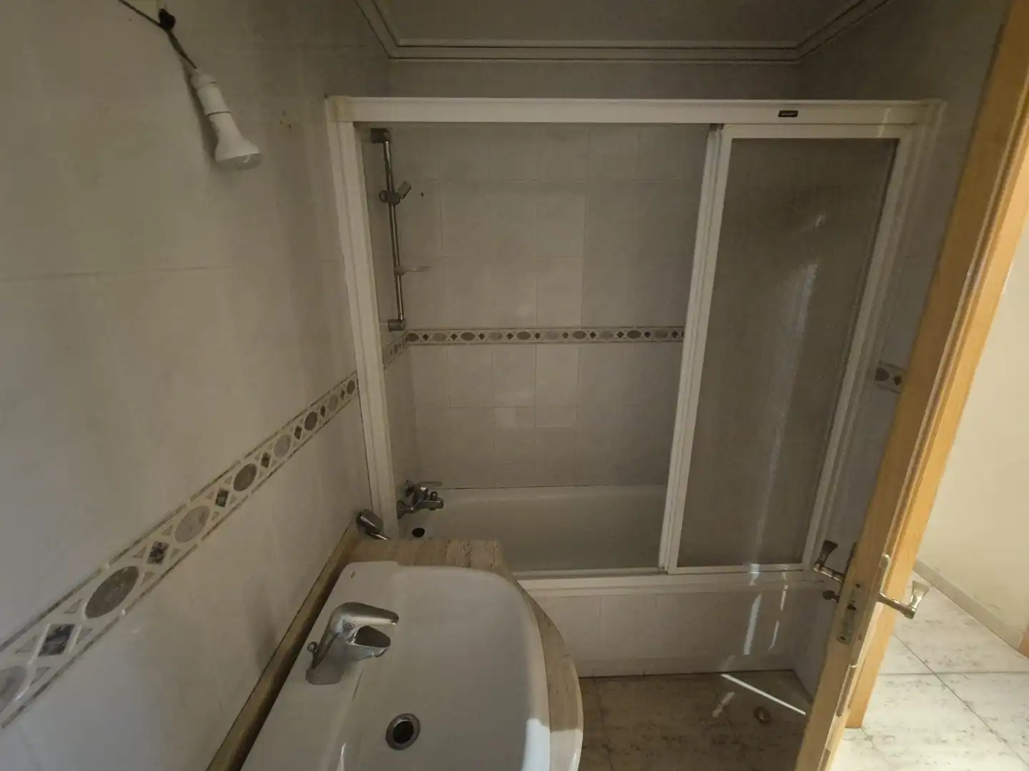Baño de Piso en venta en Murcia con Trastero y Balcón