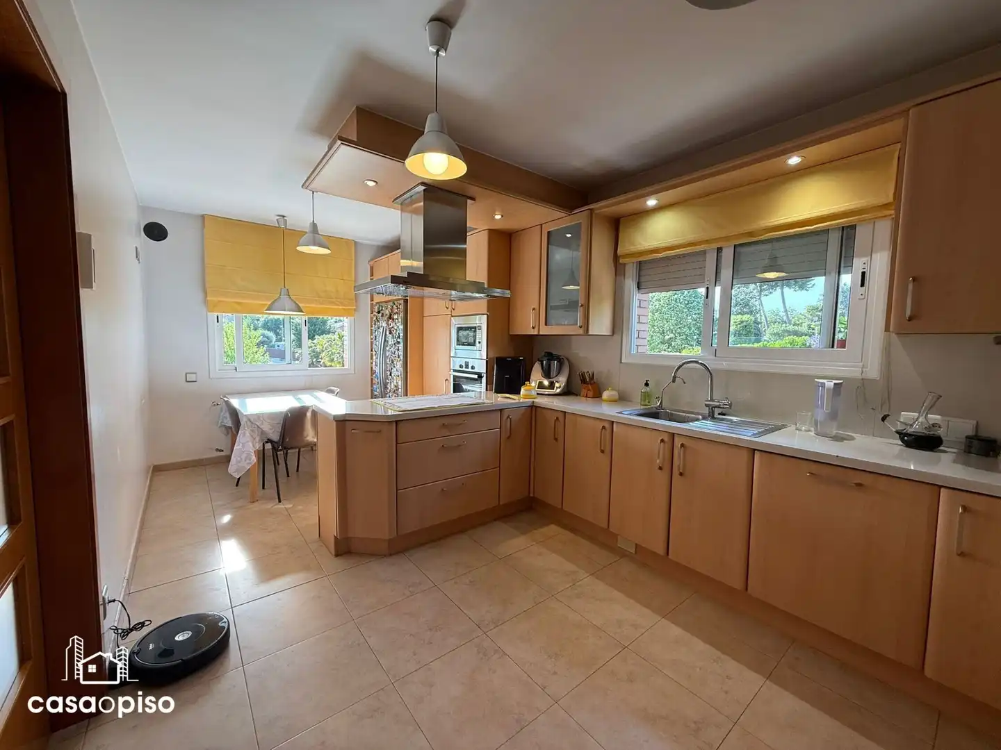 Cocina de Casa o chalet en venta en Sabadell con Aire acondicionado, Calefacción y Jardín privado