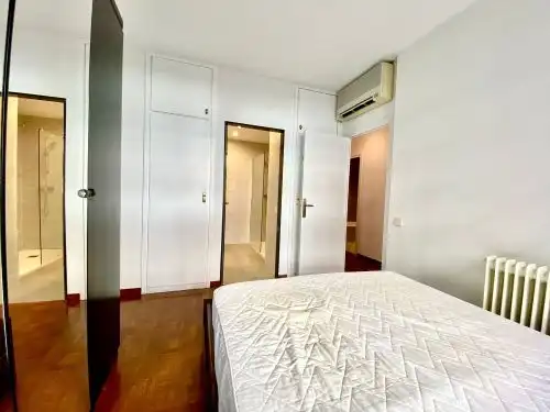 Schlafzimmer von Wohnung zum Verkauf in Barcelona mit Klimaanlage, Heizung und Parkett