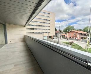 Terrassa de Pis de lloguer en  Pamplona / Iruña amb Calefacció, Terrassa i Traster