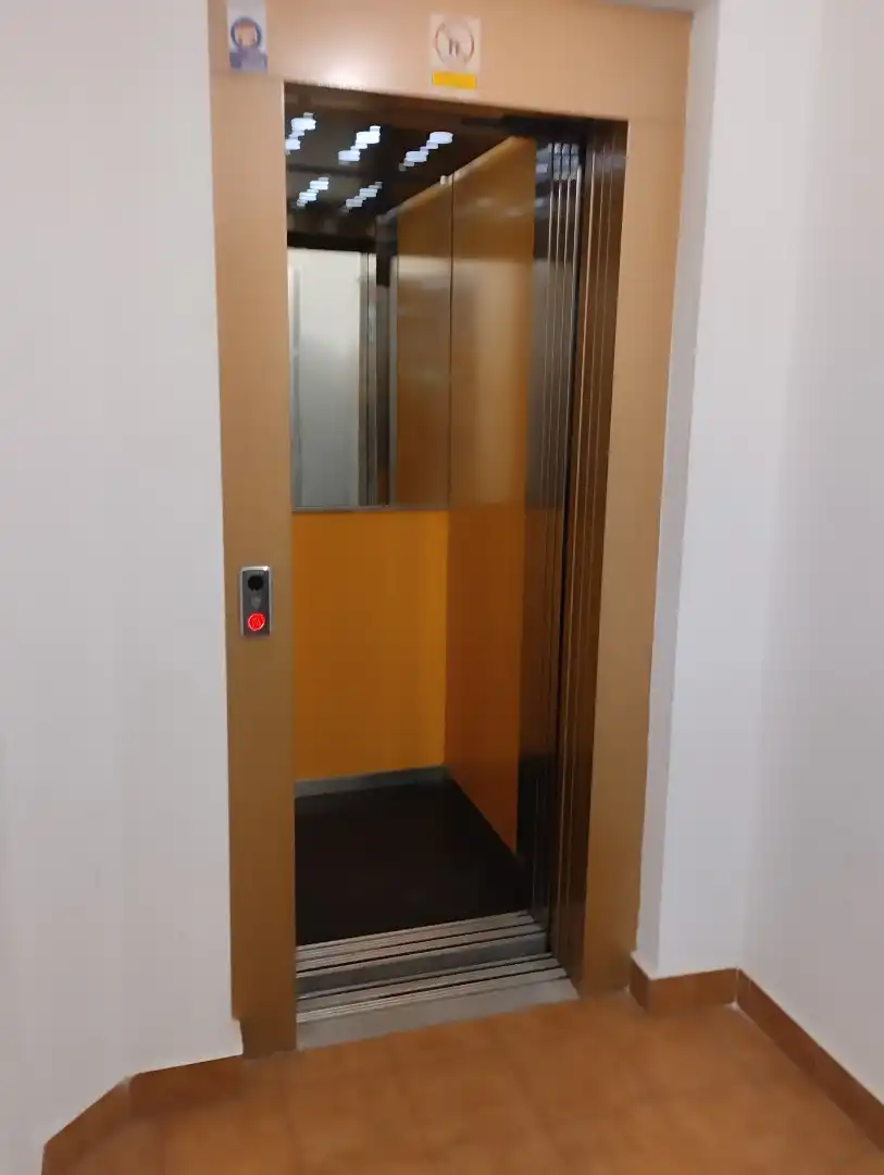 Pis en venda en Dos Hermanas amb Aire condicionat, Calefacció i Jardí privat
