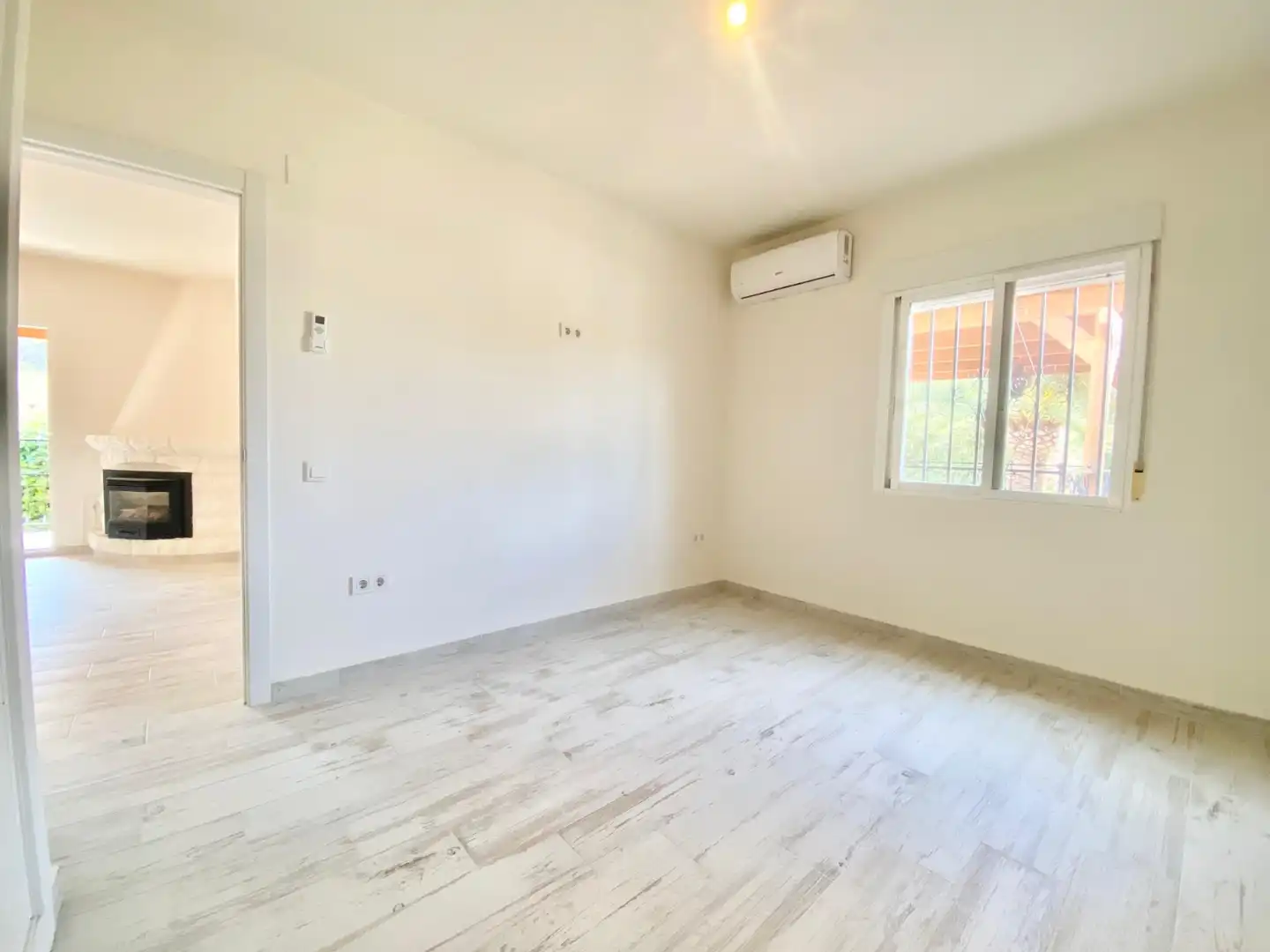 Habitación de Casa o chalet de alquiler en L'Alfàs del Pi con Aire acondicionado, Calefacción y Jardín privado