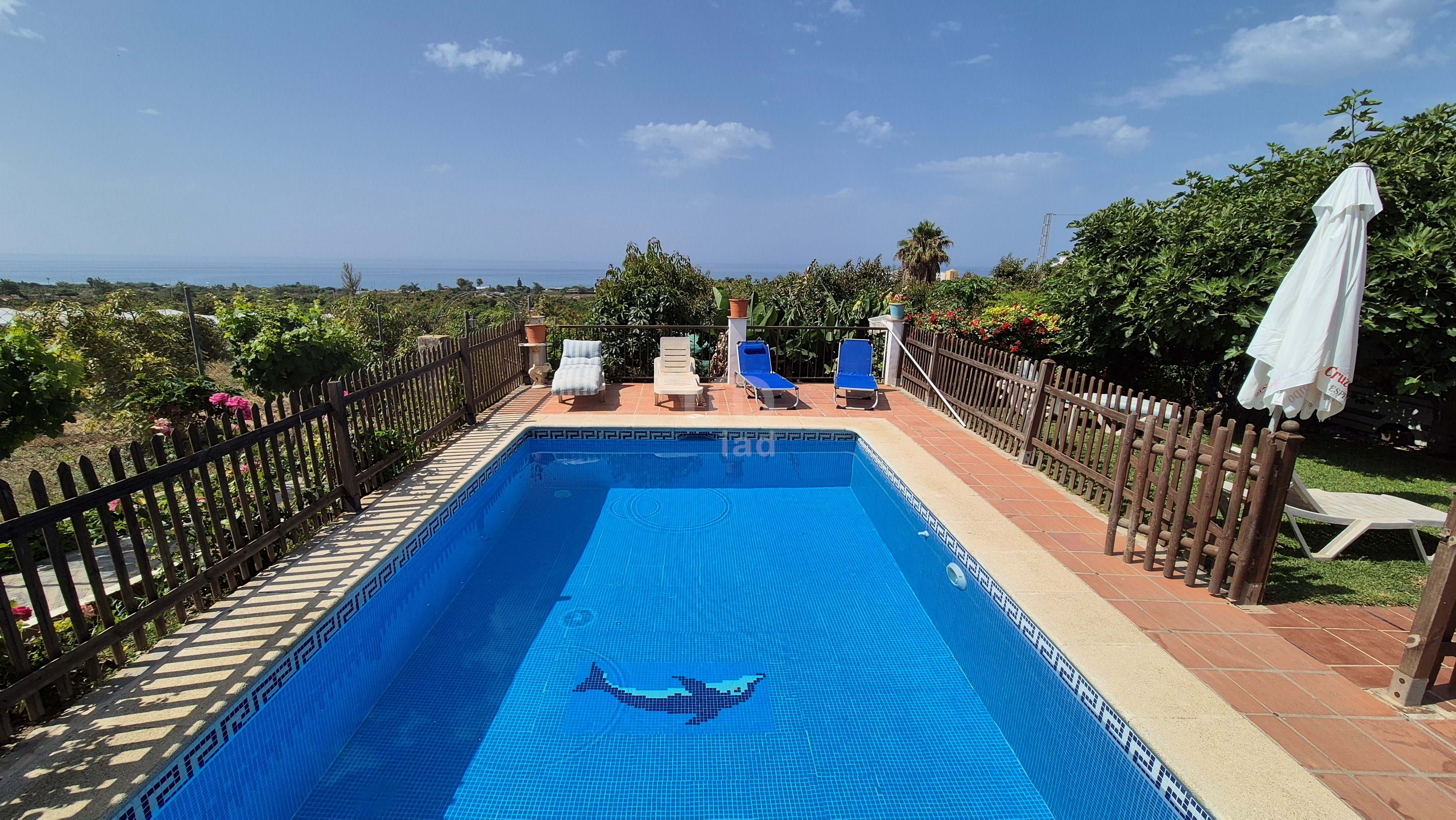 Piscina de Casa o xalet en venda en Nerja amb Aire condicionat, Terrassa i Piscina