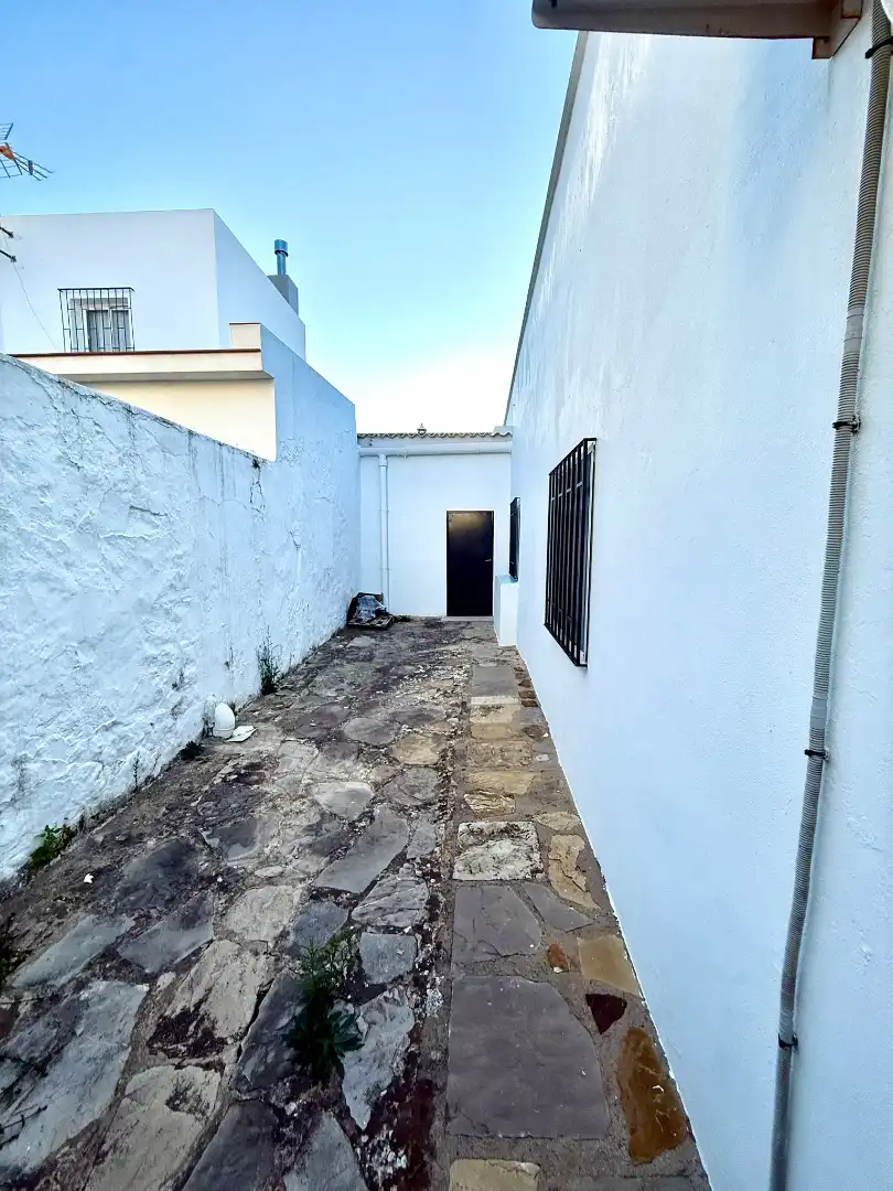 Außenansicht von Einfamilien-Reihenhaus zum Verkauf in Tarifa mit Terrasse