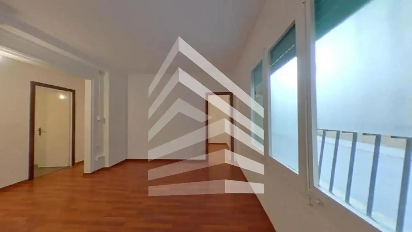 Planta baixa en venda en Barcelona amb Parquet