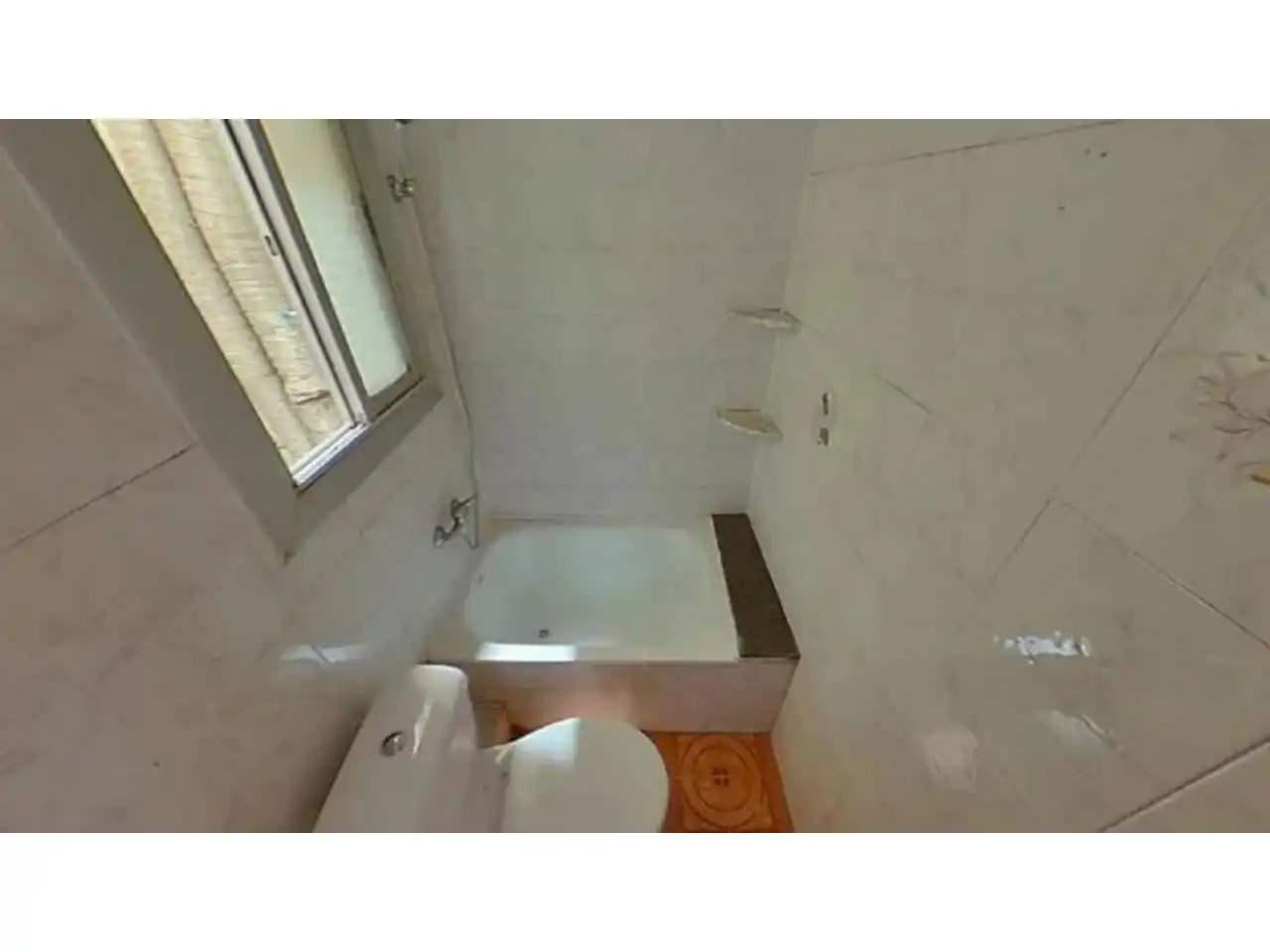 Bathroom of Flat for sale in Badalona