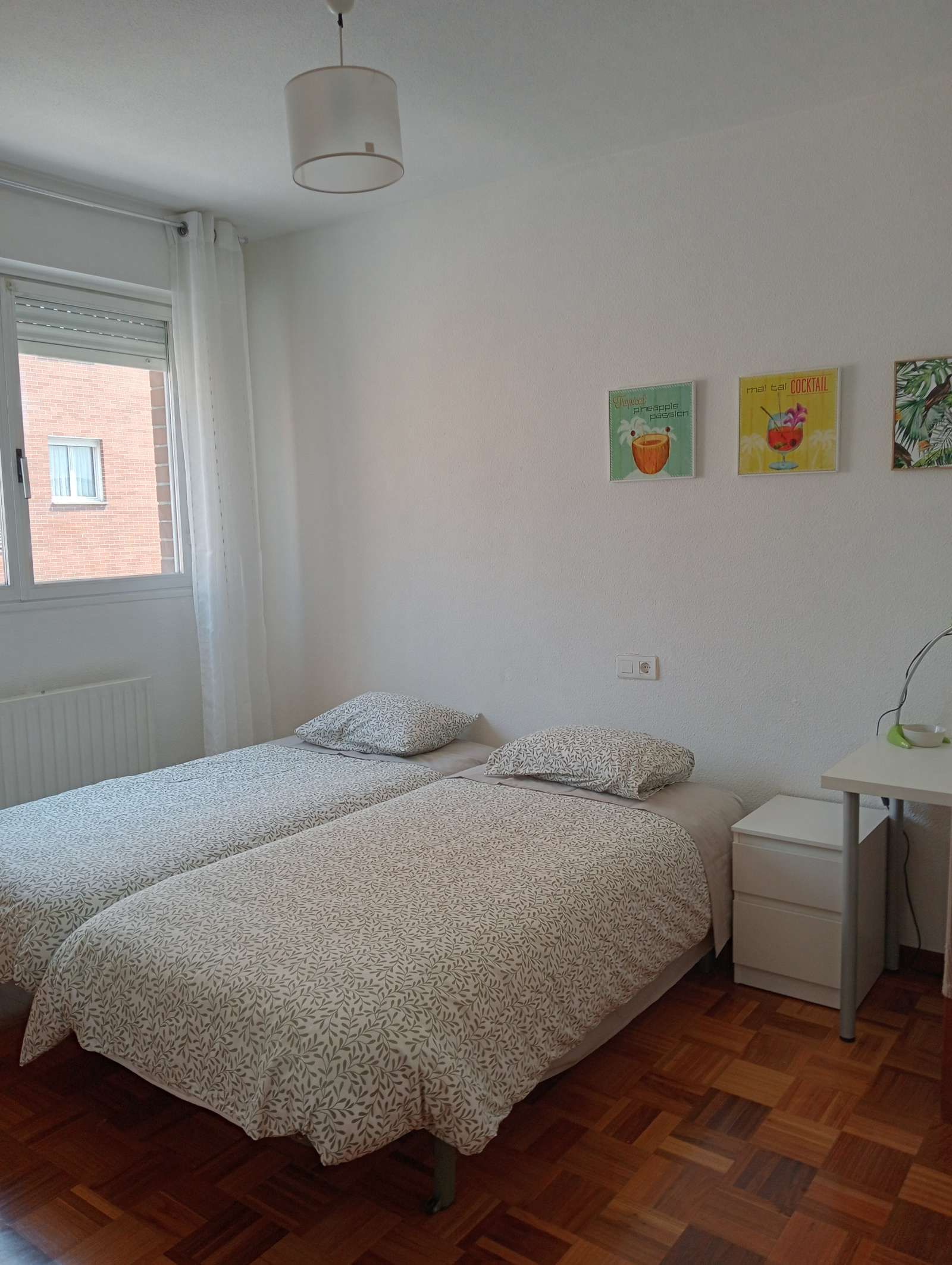 Bedroom of Flat to share in  Pamplona / Iruña  with Air Conditioner and Terrace