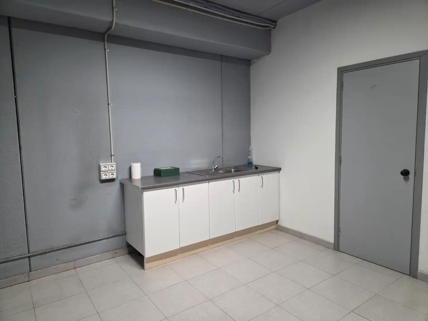 Cocina de Nave industrial de alquiler en Cervelló con Calefacción y Alarma