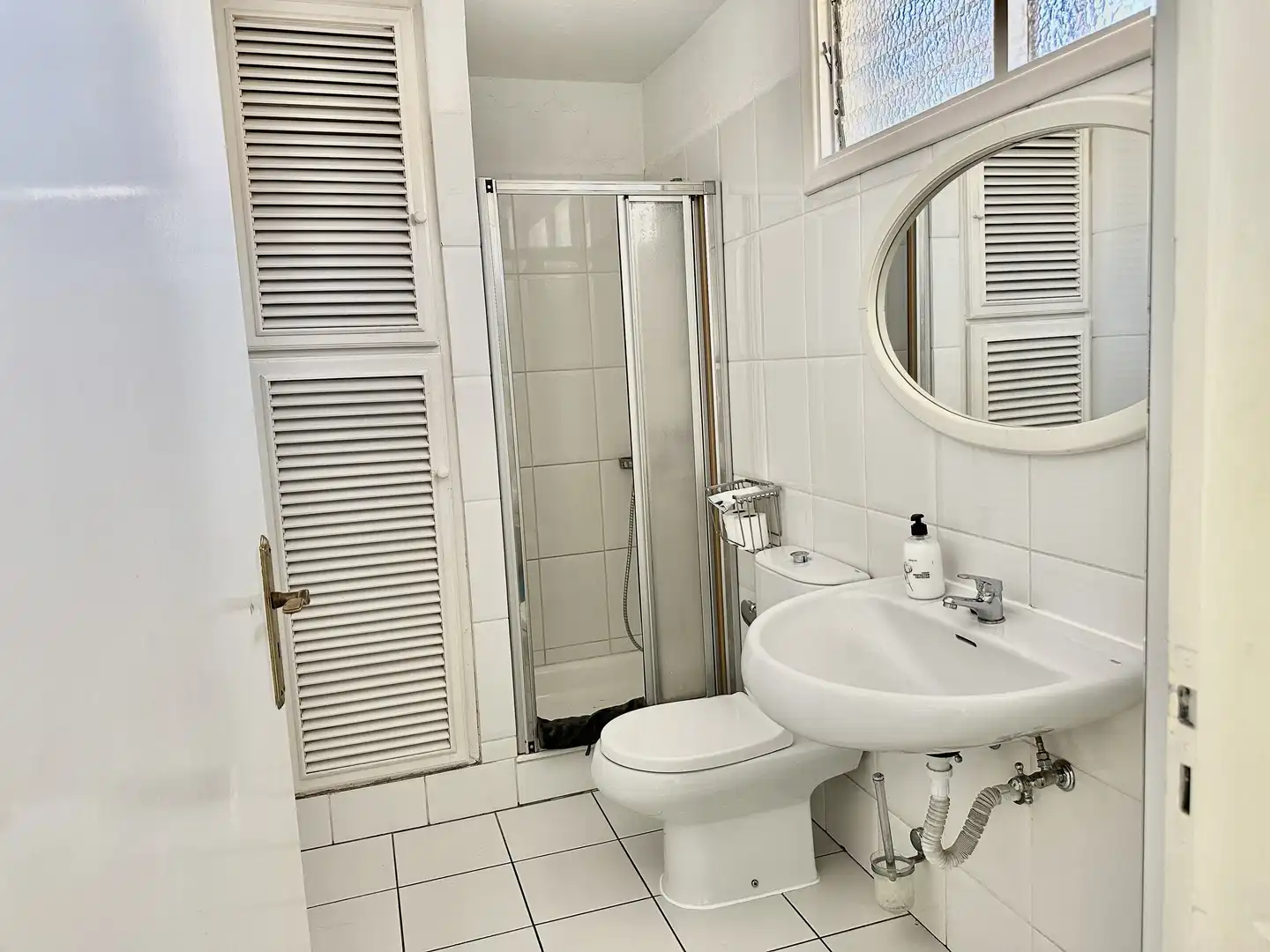 Badezimmer von Einfamilien-Reihenhaus zur Miete in Arona mit Terrasse, Möbliert und Ofen