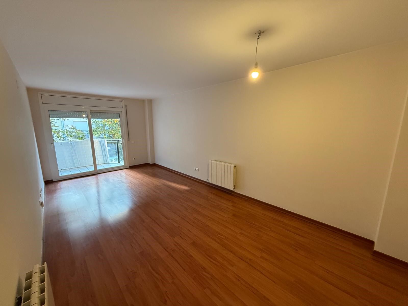 Vista exterior de Piso de alquiler en Girona Capital con Calefacción, Trastero y Balcón