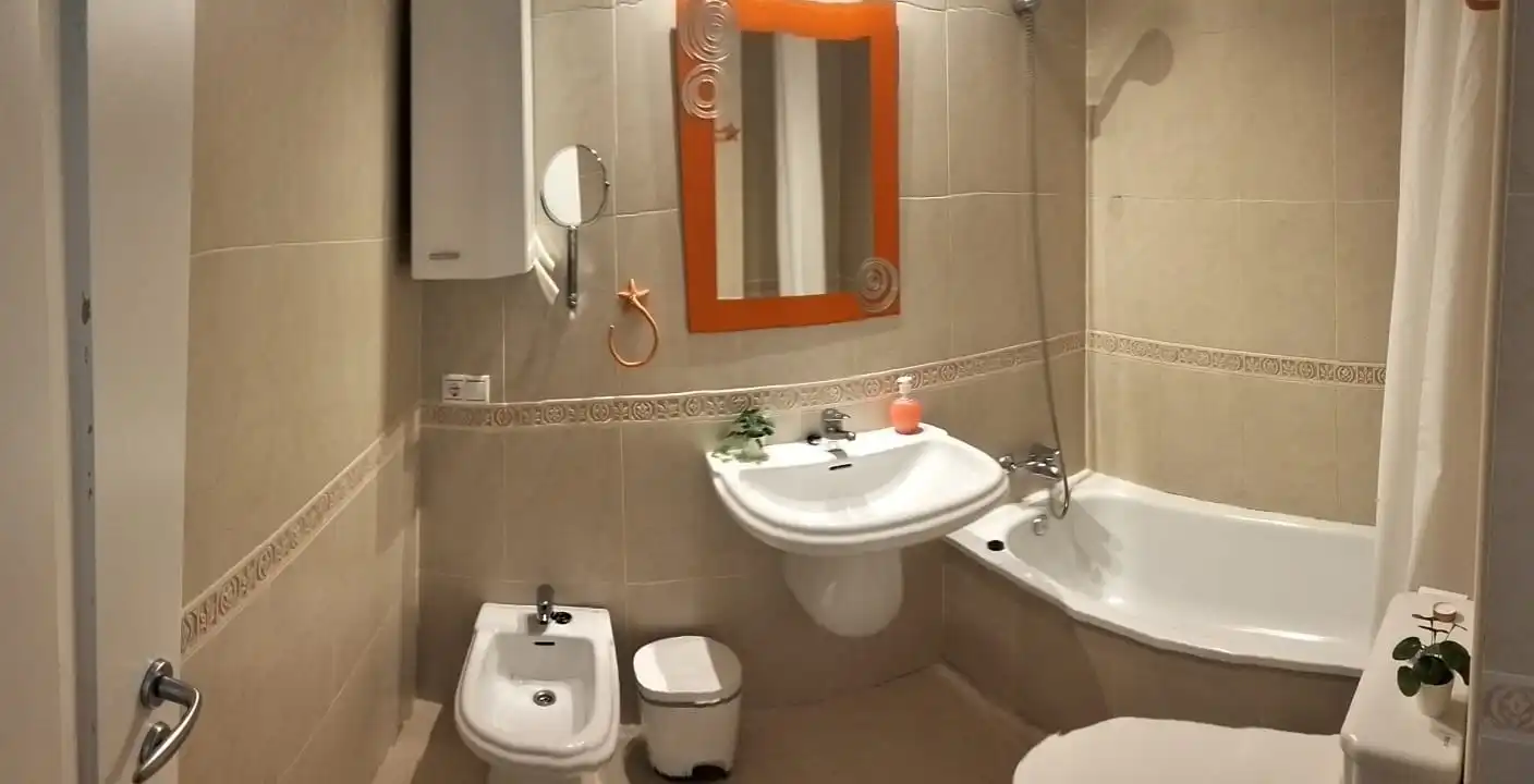 Baño de Ático de alquiler en Roquetas de Mar con Aire acondicionado, Calefacción y Terraza