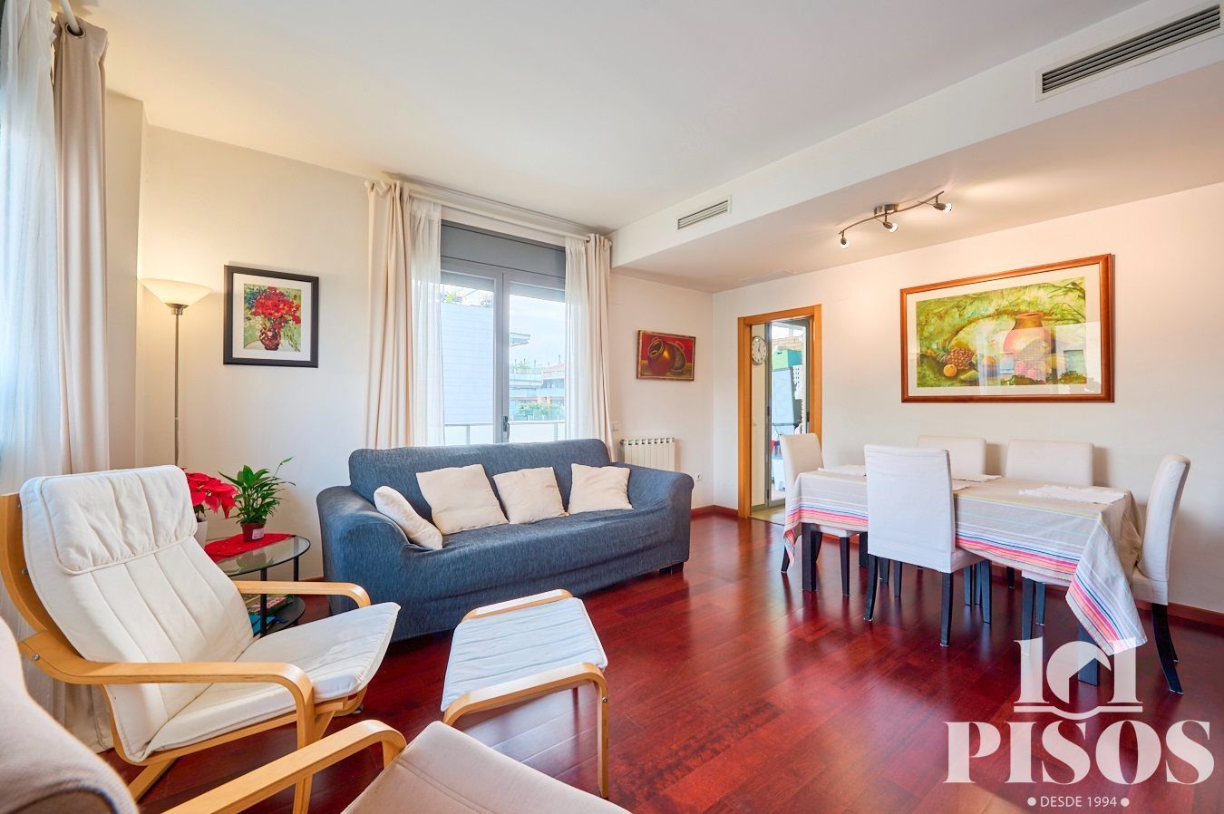 Living room of Attic to rent in Sant Cugat del Vallès  with Air Conditioner, Heating and Parquet flooring