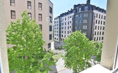 Vista exterior de Pis en venda en Bilbao  amb Calefacció i Traster