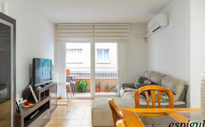 Living room of Flat for sale in Girona Capital  with Air Conditioner and Terrace