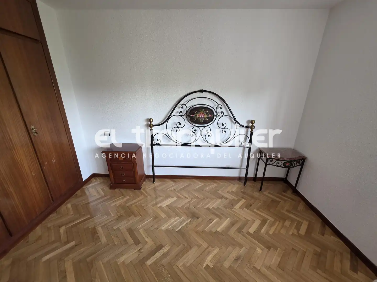 Bedroom of Flat for rent in Madrid  with Parquet flooring, Terrace and Furnished