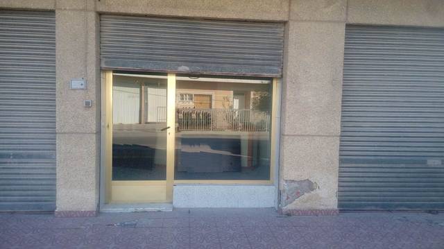 Local comercial en Alquiler en C/ Orilla del Azarbe  en Santa Cruz
