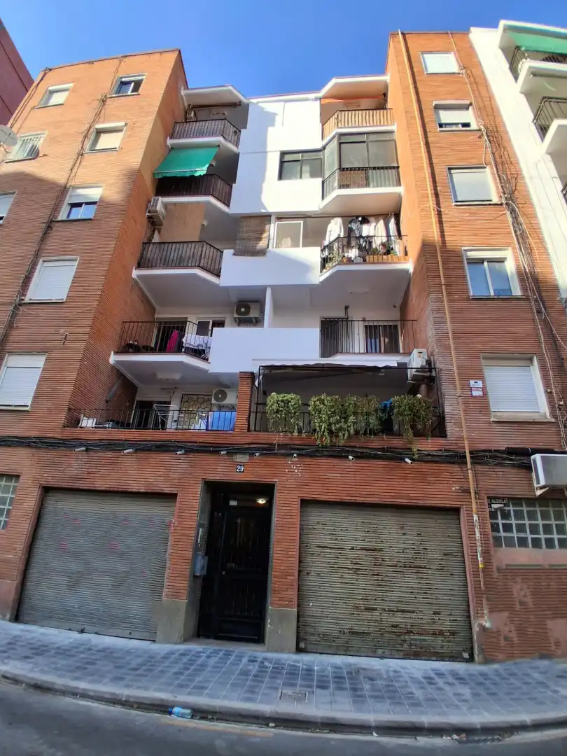 Vista exterior de Pis en venda en Valencia amb Aire condicionat i Balcó