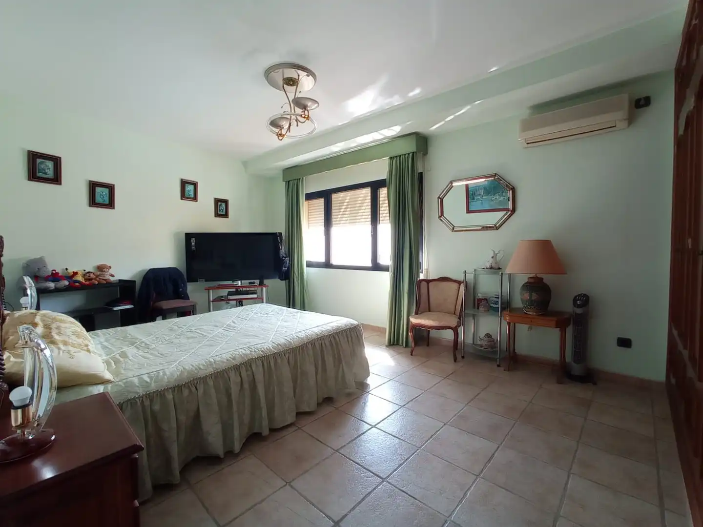 Habitación de Casa o chalet de alquiler en Fuengirola con Aire acondicionado, Calefacción y Jardín privado