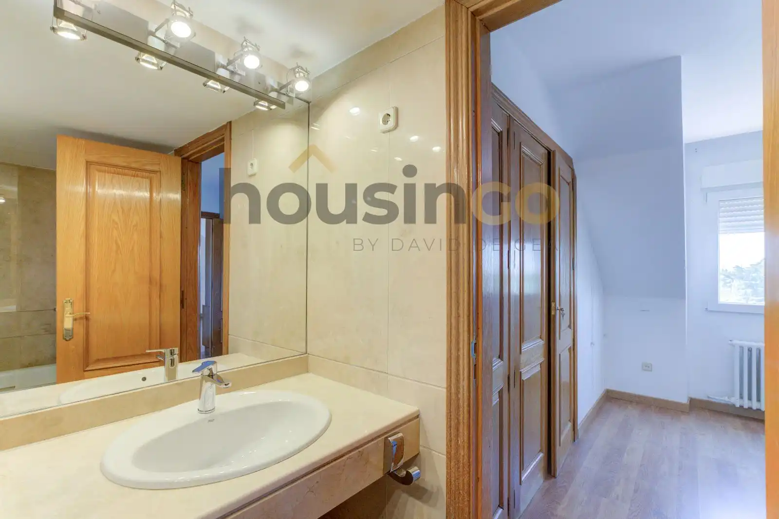 Badezimmer von Dachboden zur Miete in Madrid mit Klimaanlage und Terrasse