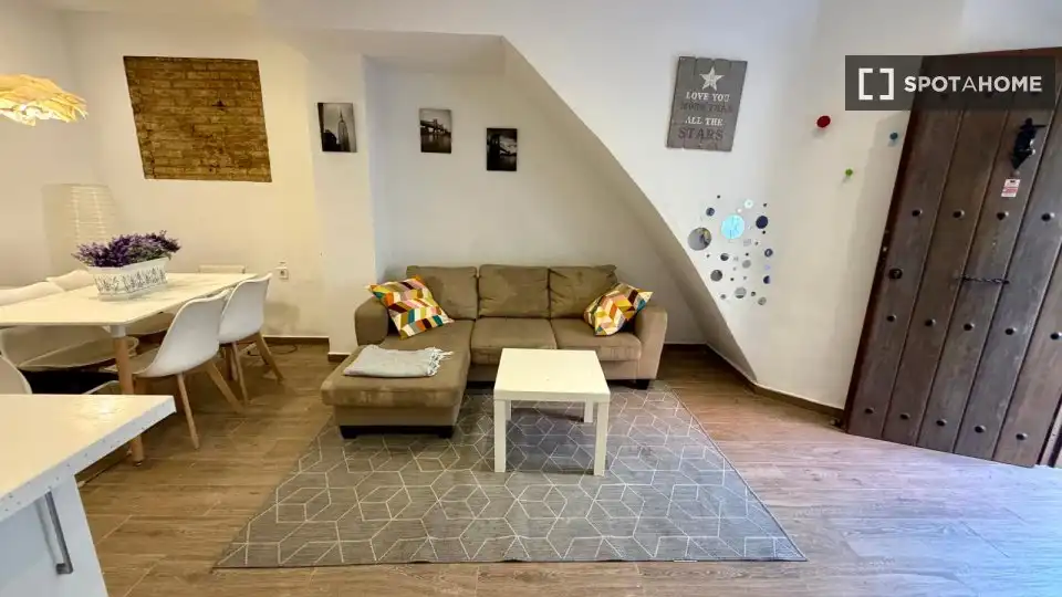 Living room of Flat for rent in Valencia  with Air Conditioner, Heating and Furnished