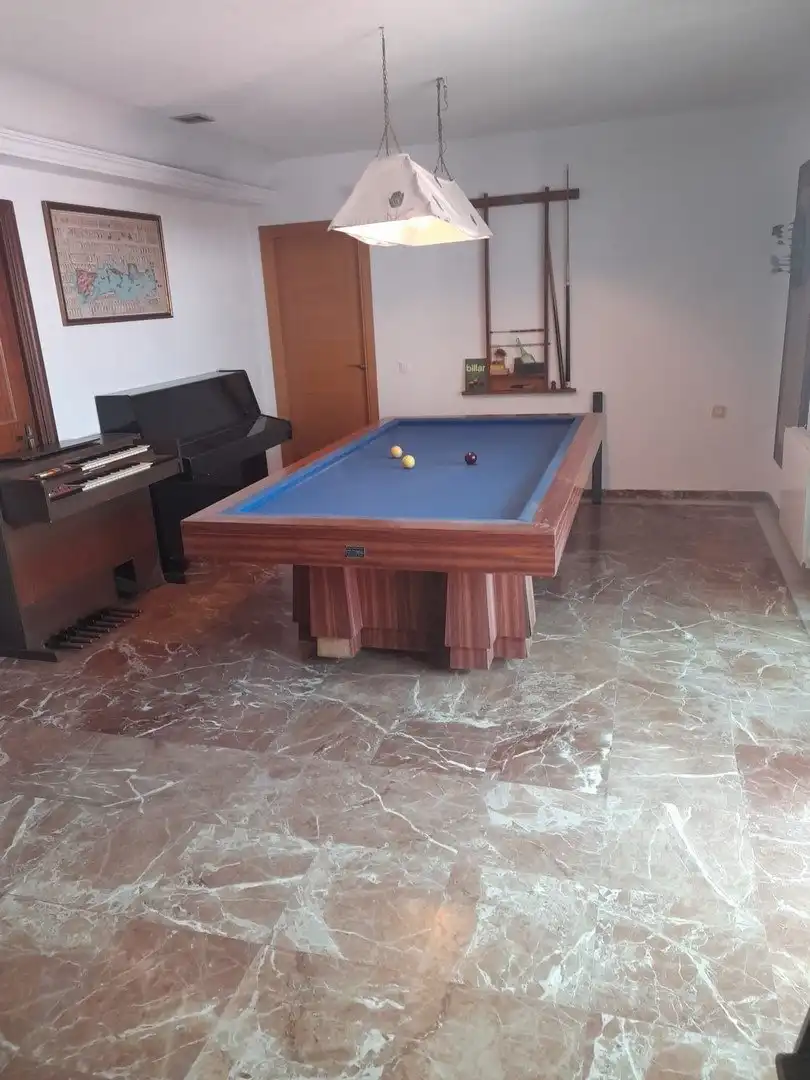 Vista exterior de Casa o xalet en venda en El Puerto de Santa María amb Jardí privat, Traster i Piscina