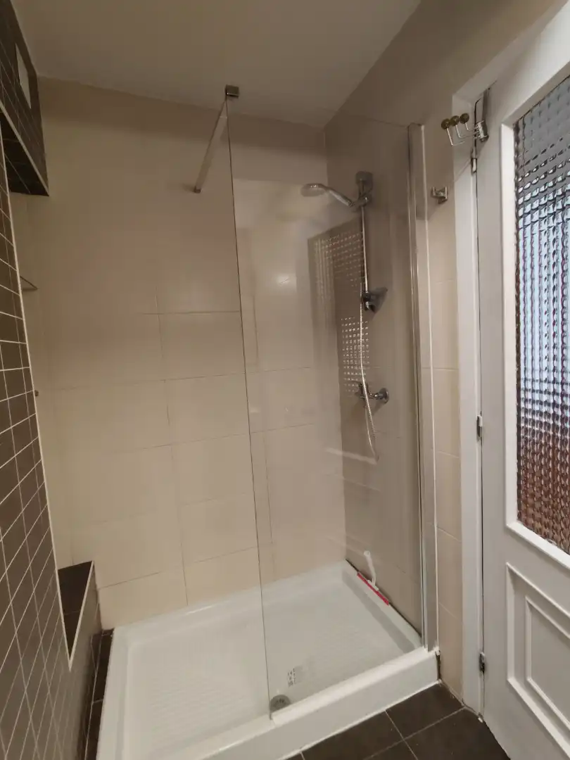 Bany de Àtic de lloguer en A Coruña Capital  amb Parquet, Terrassa i Moblat