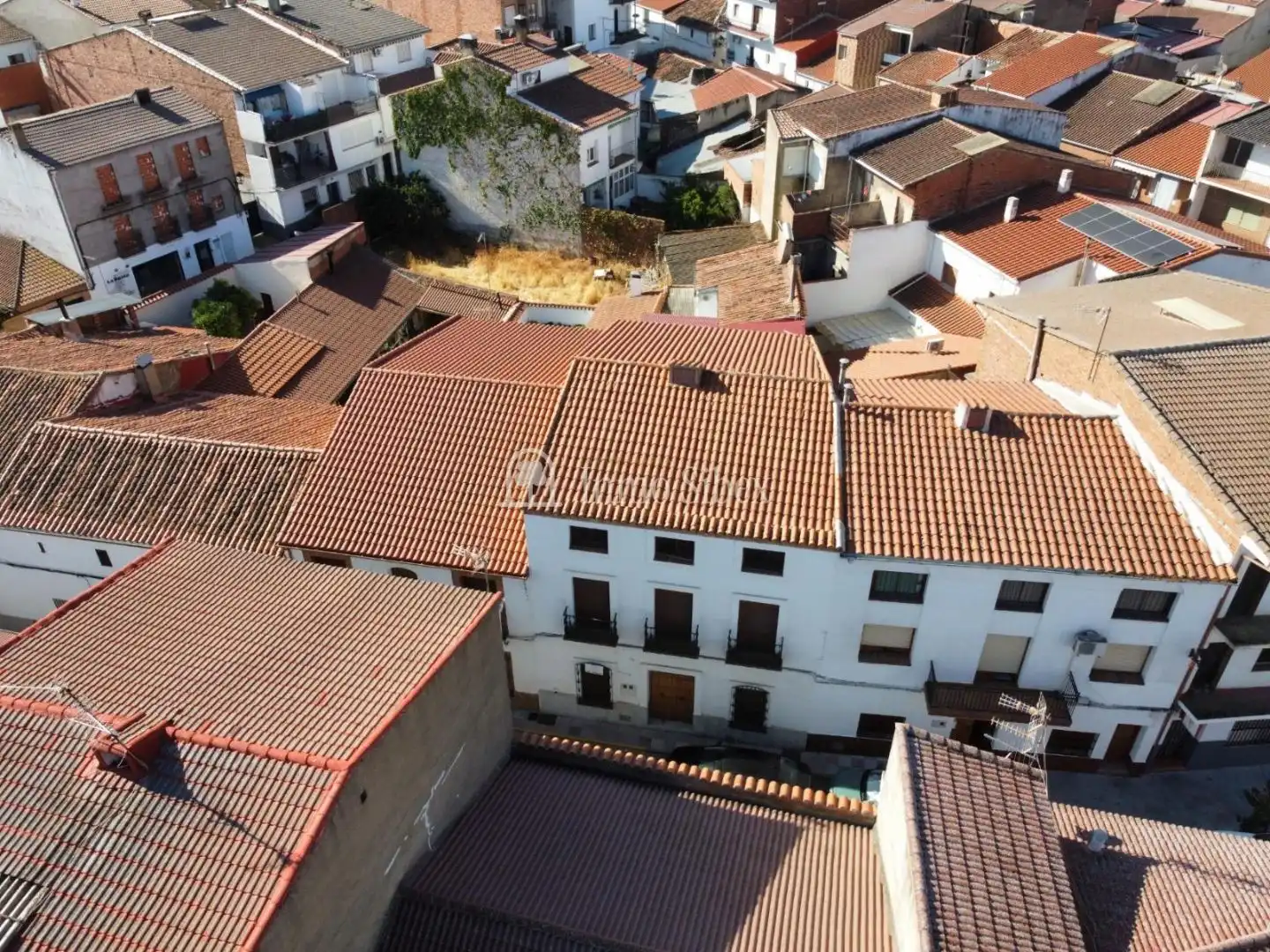 Vista exterior de Casa o xalet en venda en Herrera del Duque amb Aire condicionat, Terrassa i Moblat