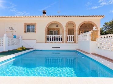 Chalet con piscina en venta en PLA DE PAVIA