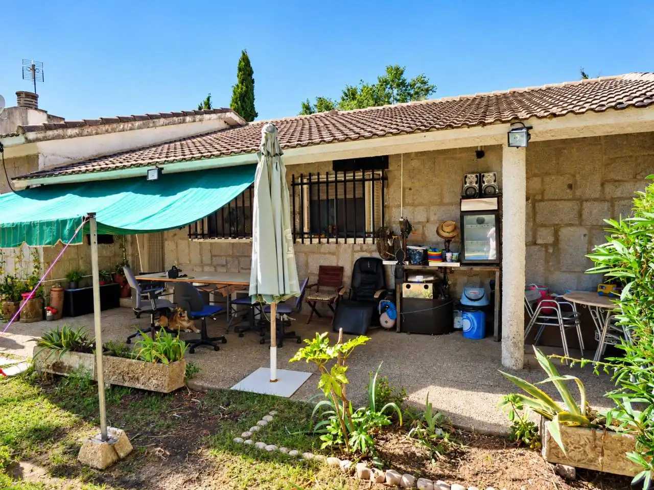 Chalet con piscina en venta en Avenida París, imagen 3