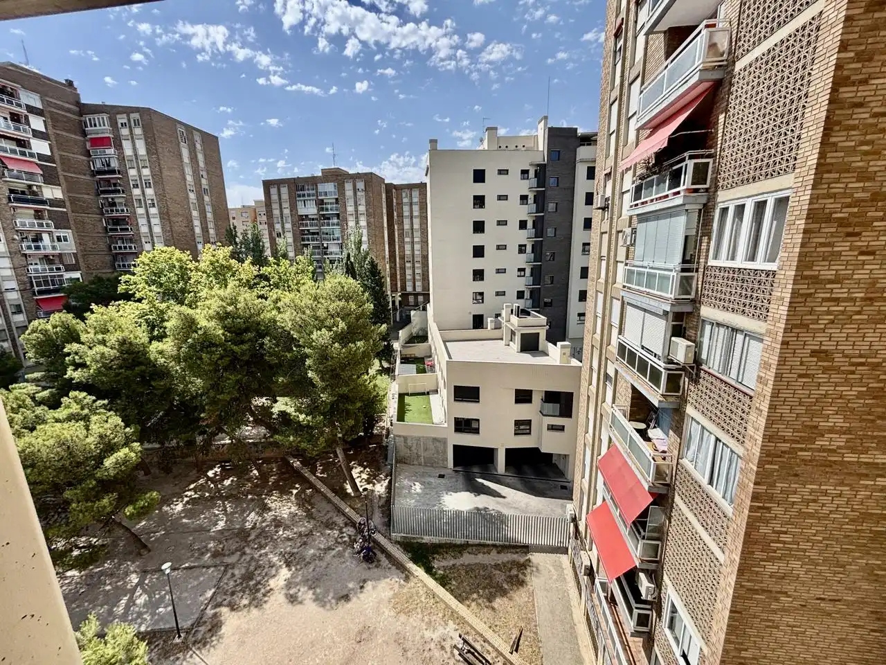 Exterior view of Flat for sale in Zaragoza  with Air Conditioner, Heating and Terrace
