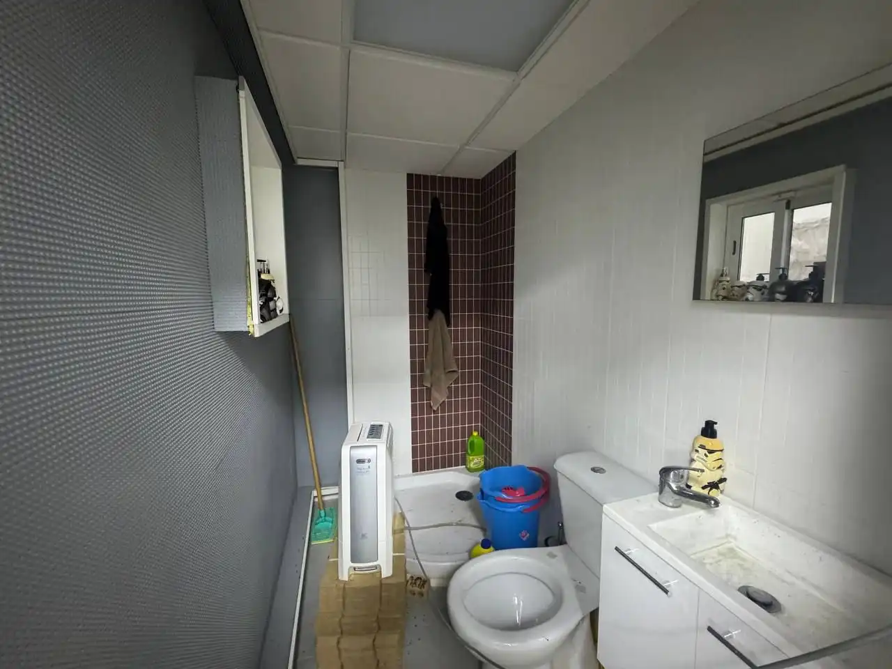 Bathroom of Commercial properties for sale in Valencia  with Alarm