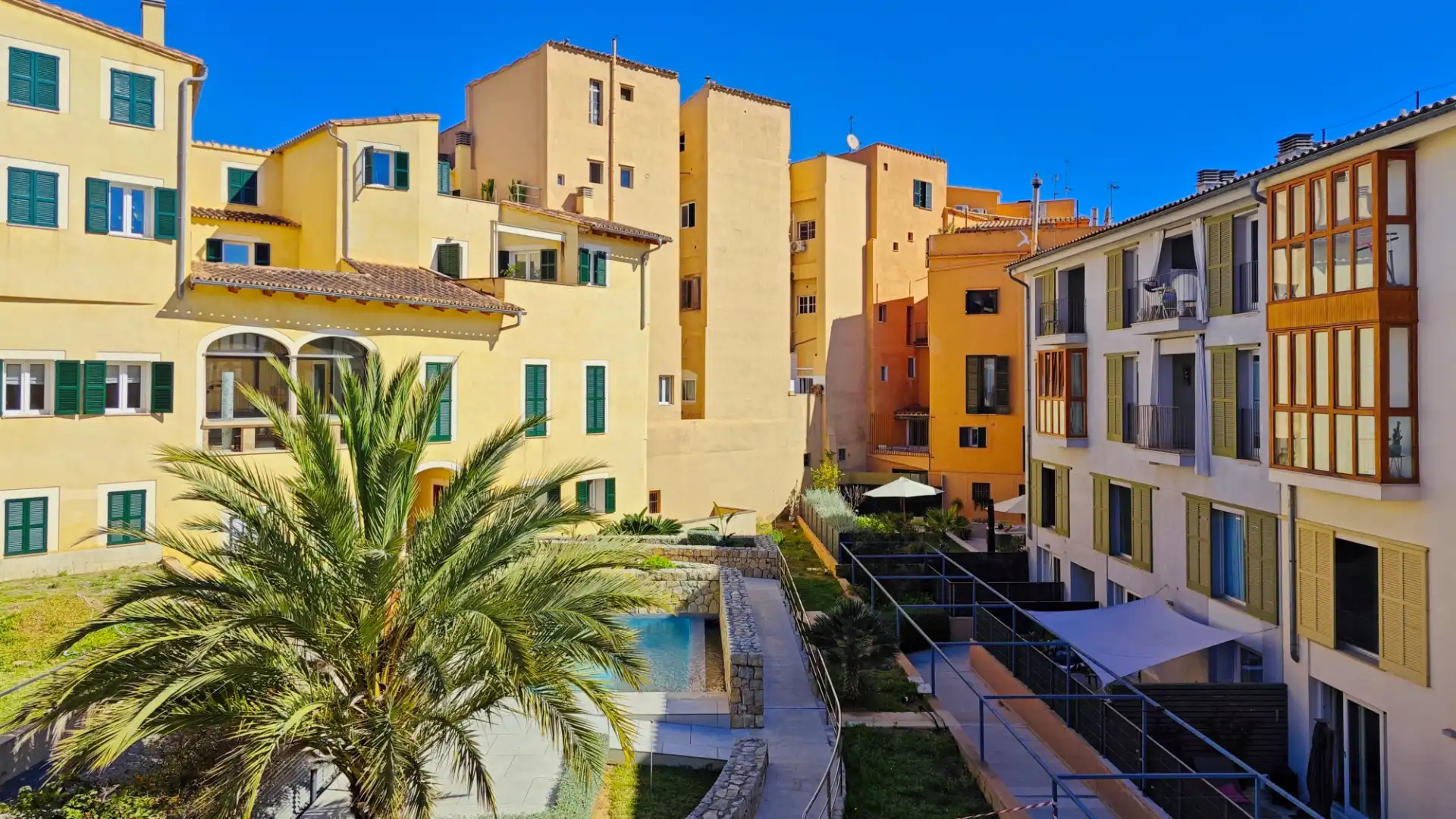 Außenansicht von Dachboden zur Miete in  Palma de Mallorca mit Klimaanlage, Heizung und Parkett