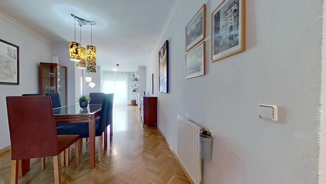 Comedor de Piso de alquiler en Madrid con Aire acondicionado, Calefacción y Horno