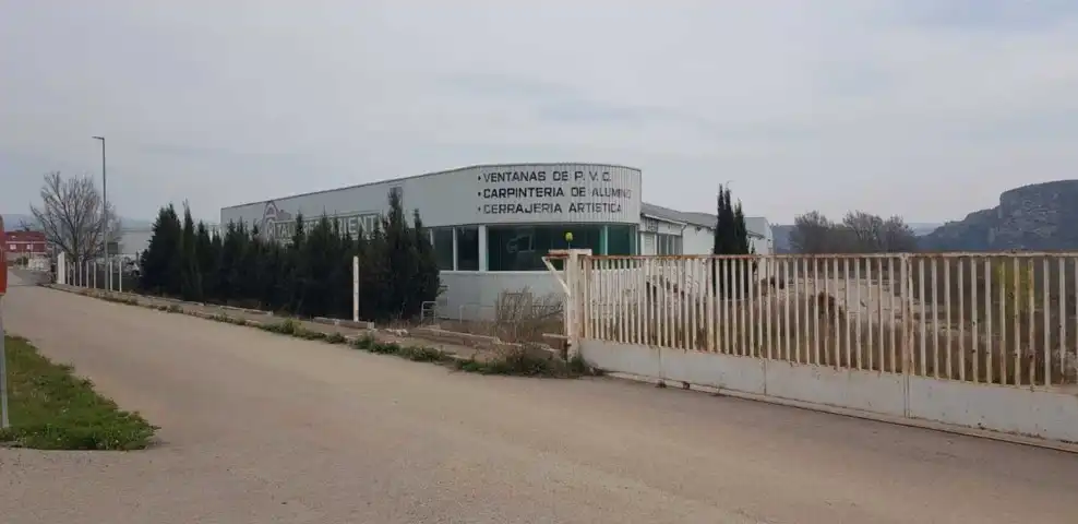 Industrial building for sale in C/ Castellón, imagen 2
